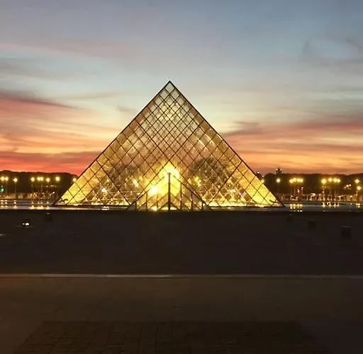 Panzió Private Bedroom 1 Near Eiffel Tower, Saint Germain *