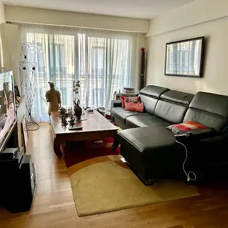 Bed & Breakfast Private Bedroom 1 Near Eiffel Tower, Saint Germain
