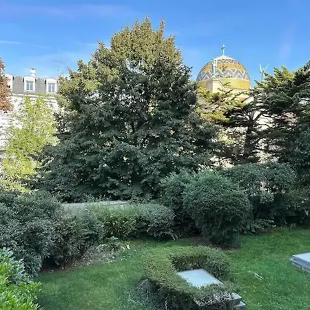 Private Bedroom 1 Near Eiffel Tower, Saint Germain Отель типа 