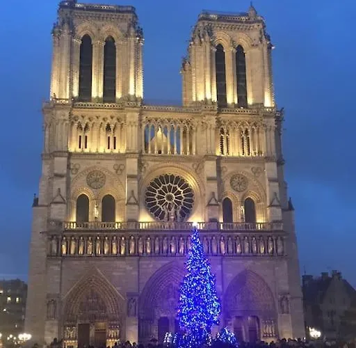 Private Bedroom 1 Near Eiffel Tower, Saint Germain Paris