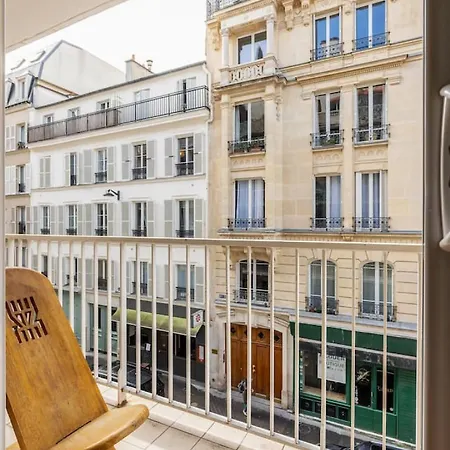 Private Bedroom 1 Near Eiffel Tower, Saint Germain ベッド・アンド・ブレックファスト *