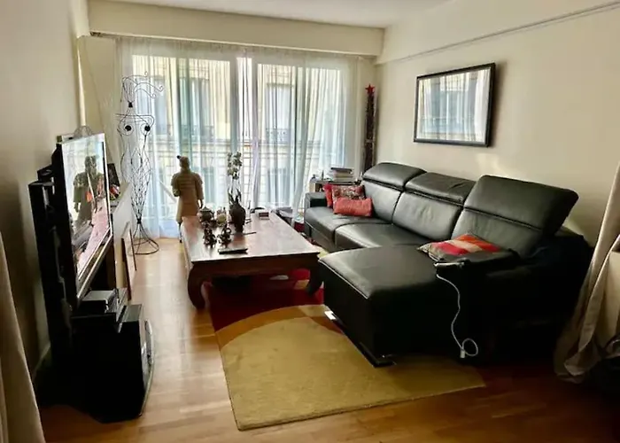 Nocleg ze śniadaniem Private Bedroom 1 Near Eiffel Tower, Saint Germain