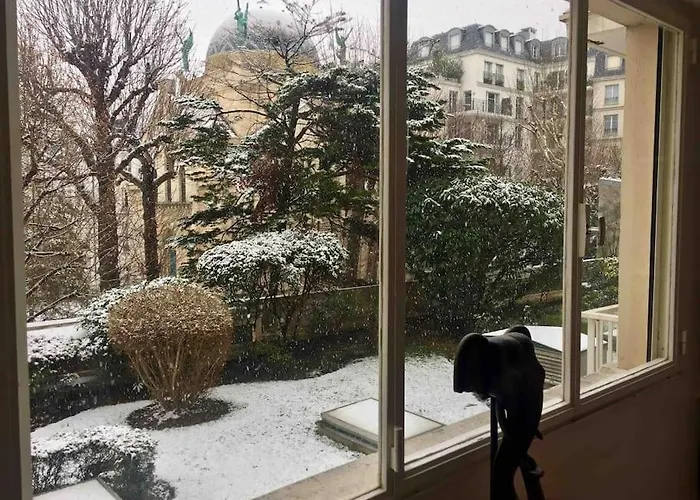 Nocleg ze śniadaniem Private Bedroom 1 Near Eiffel Tower, Saint Germain